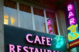 Album Cin Cin Bar Restaurant & Caf�: IL LOCALE